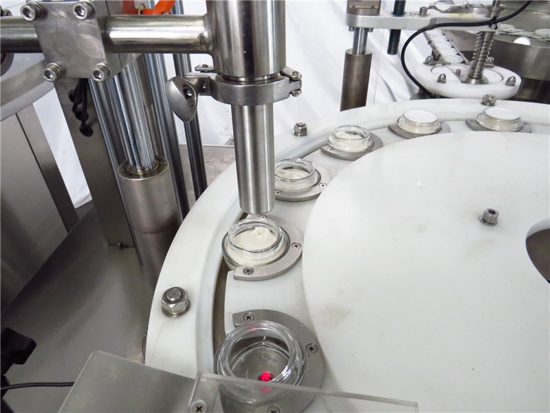 Cream Filling And Capping Machine